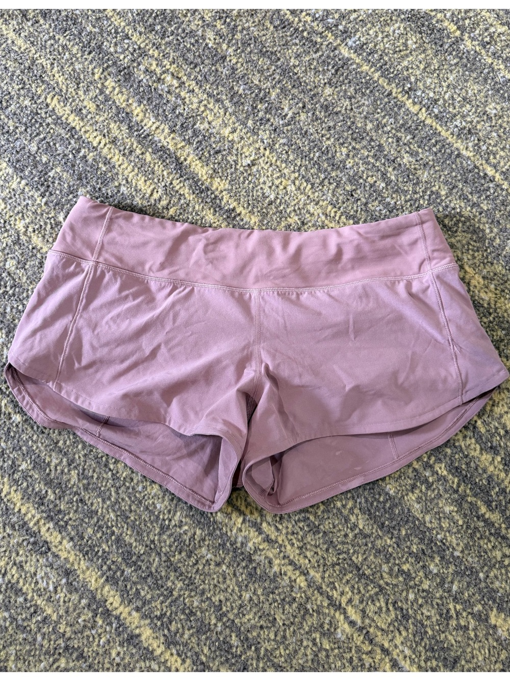 Sz 8 mauve Speed Up shorts Lululemon EUC